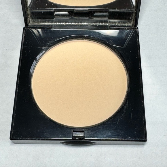 Bobbi Brown Sheer Finish Pressed Powder 5 Soft Sand 0.38oz Medium Beige Makeup - Picture 6 of 8